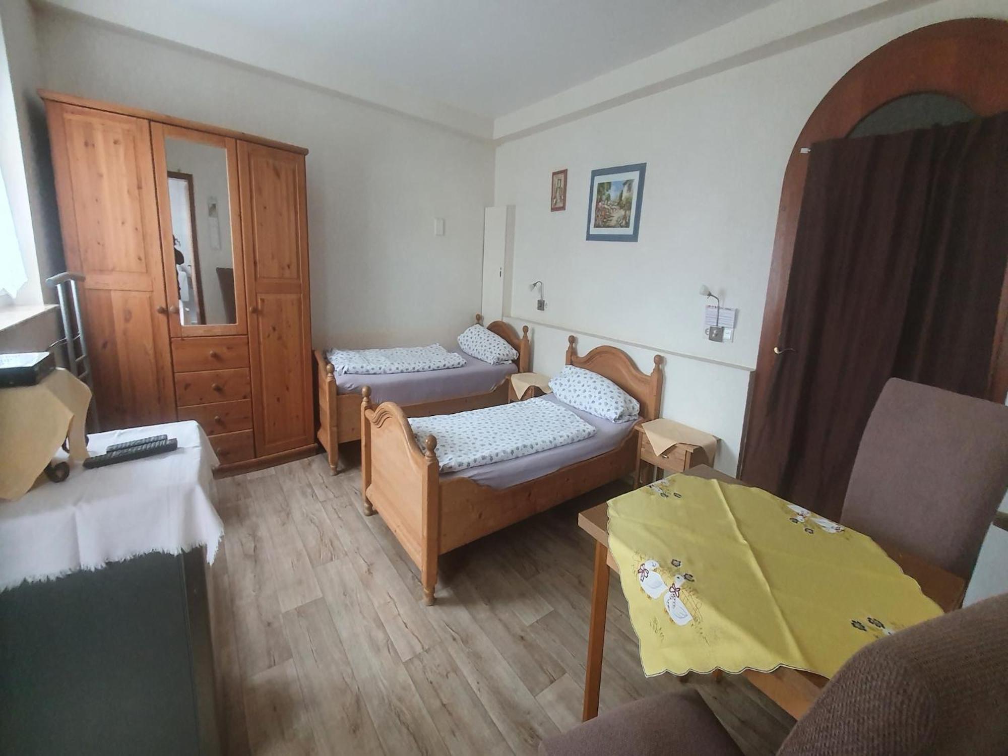 Large Detached Holiday Home In Hesse With Private Garden And Terrace Homberg  Ngoại thất bức ảnh