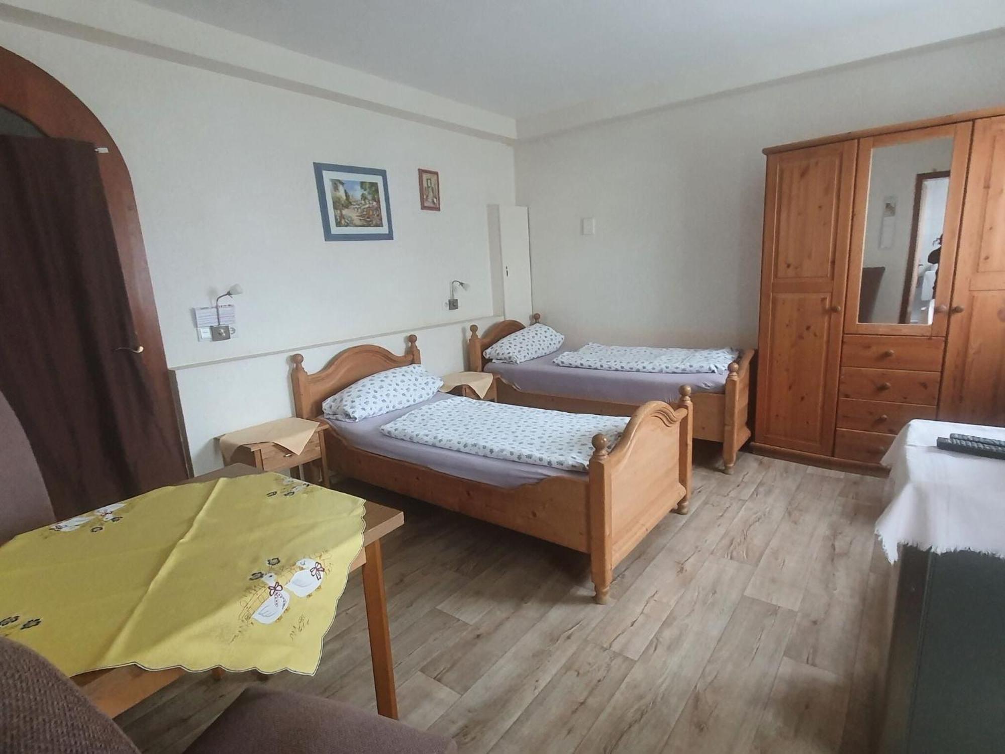 Large Detached Holiday Home In Hesse With Private Garden And Terrace Homberg  Ngoại thất bức ảnh